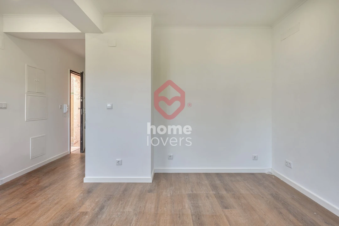 Apartamento T2 para Venda em Venteira Foto 9