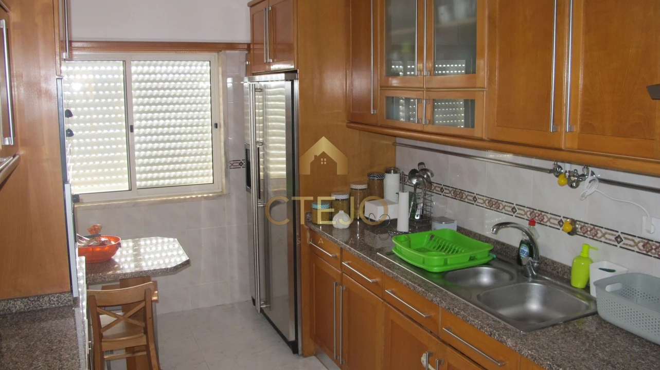 Apartamento T2 para Venda em Santa Iria de Azoia, São João da Talha e Bobadela Foto 12