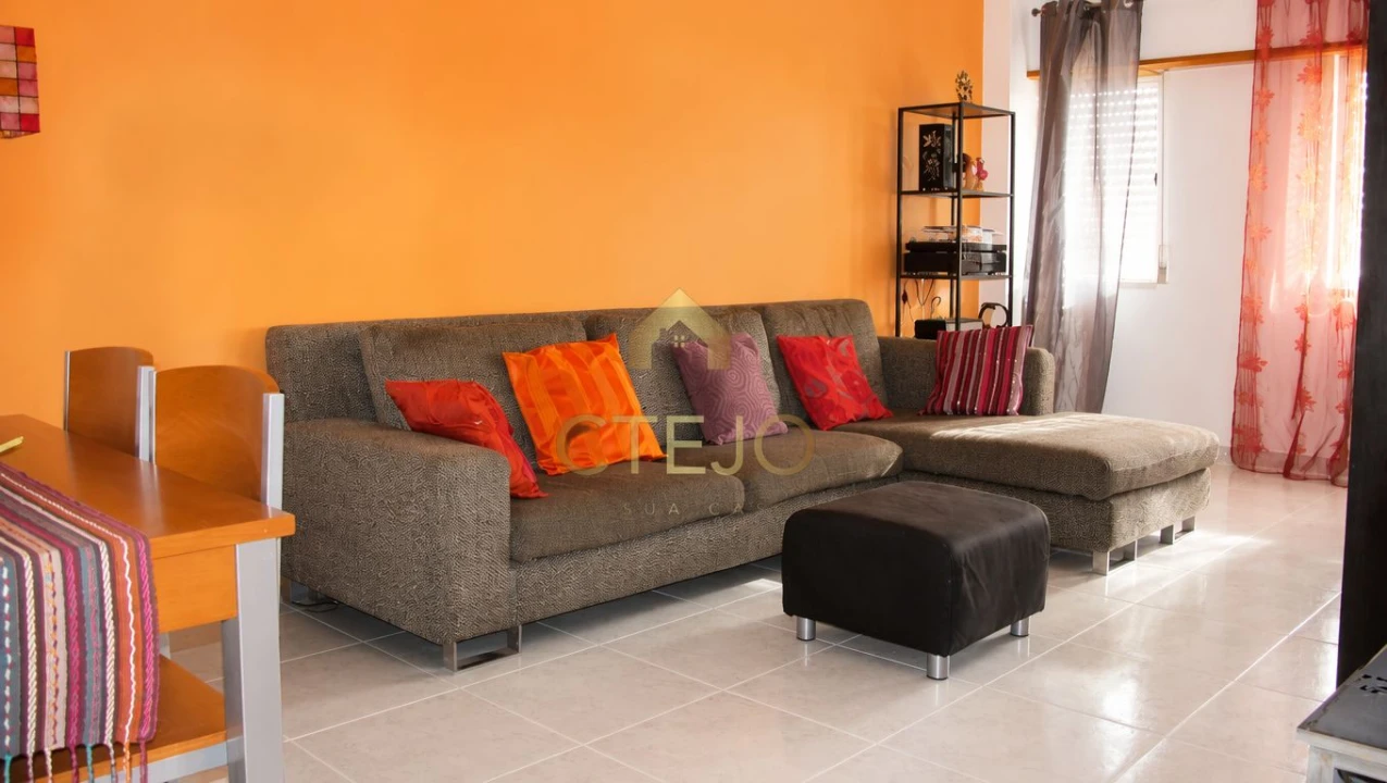Apartamento T2 para Venda em Santa Iria de Azoia, São João da Talha e Bobadela Foto 1