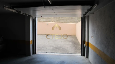 Apartamento T2 para Venda em Santa Iria de Azoia, São João da Talha e Bobadela