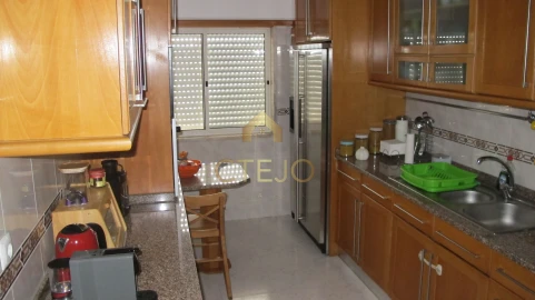 Apartamento T2 para Venda em Santa Iria de Azoia, São João da Talha e Bobadela