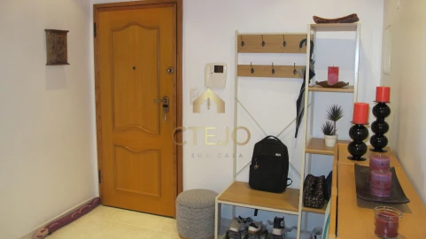 Apartamento T2 para Venda em Santa Iria de Azoia, São João da Talha e Bobadela