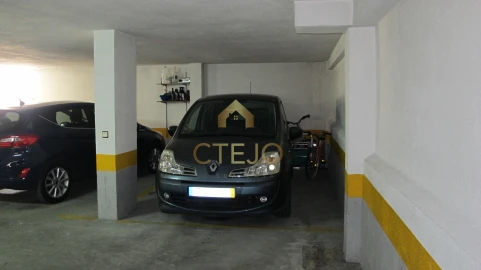 Apartamento T2 para Venda em Santa Iria de Azoia, São João da Talha e Bobadela