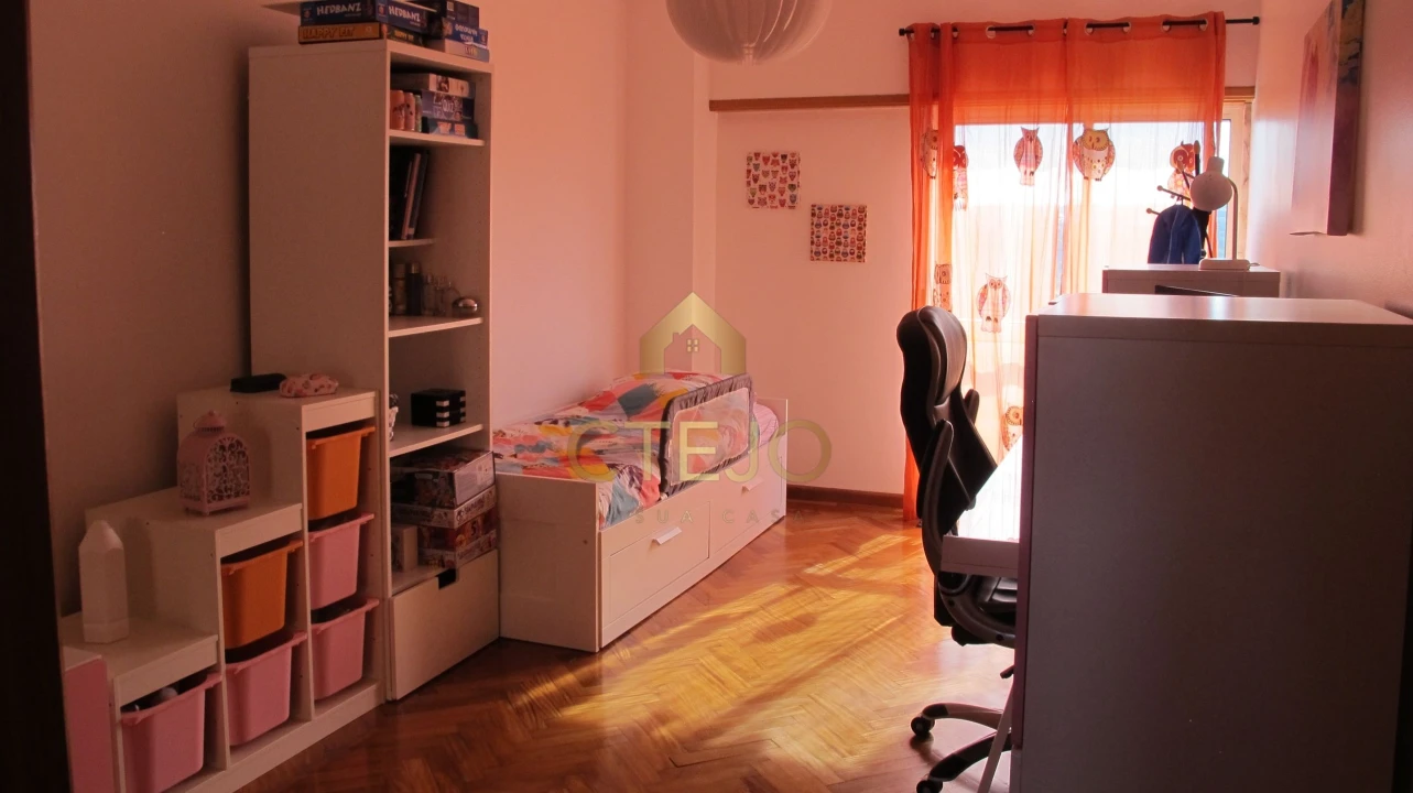 Apartamento T2 para Venda em Santa Iria de Azoia, São João da Talha e Bobadela Foto 14
