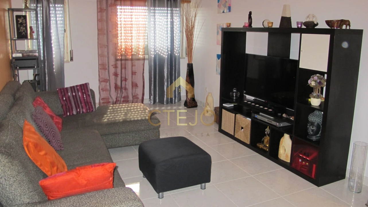 Apartamento T2 para Venda em Santa Iria de Azoia, São João da Talha e Bobadela Foto 7