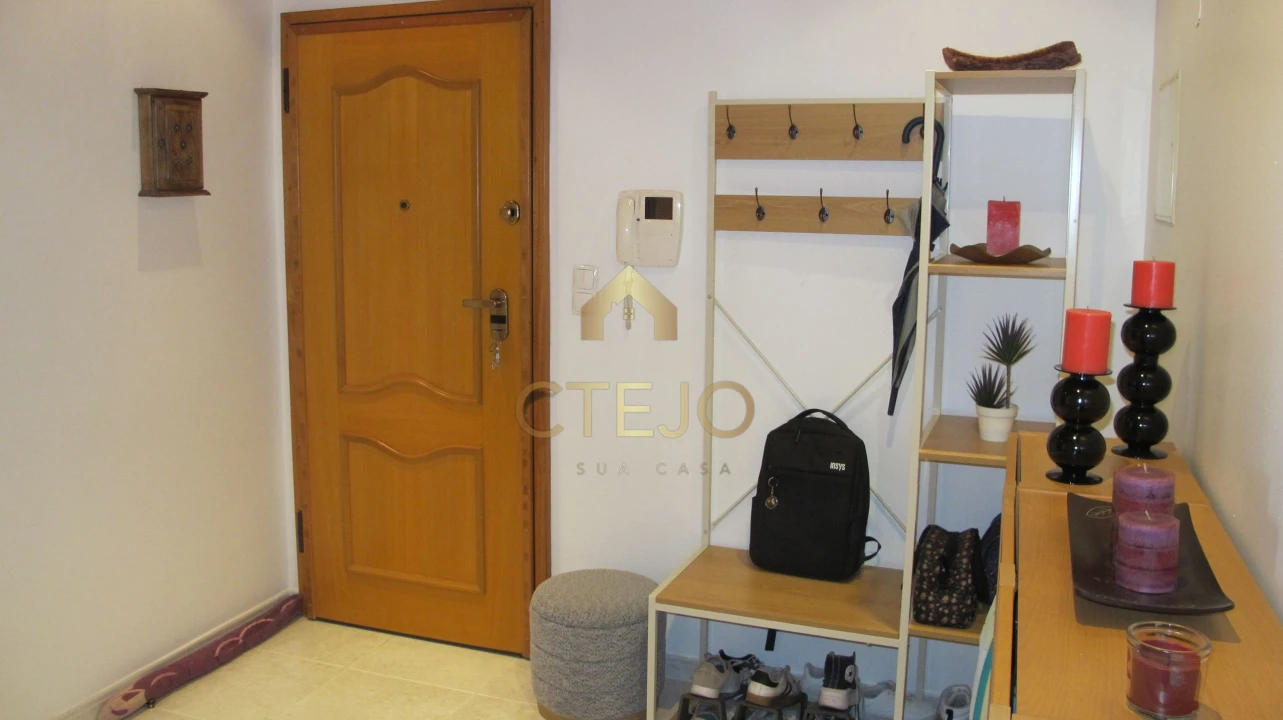 Apartamento T2 para Venda em Santa Iria de Azoia, São João da Talha e Bobadela Foto 8