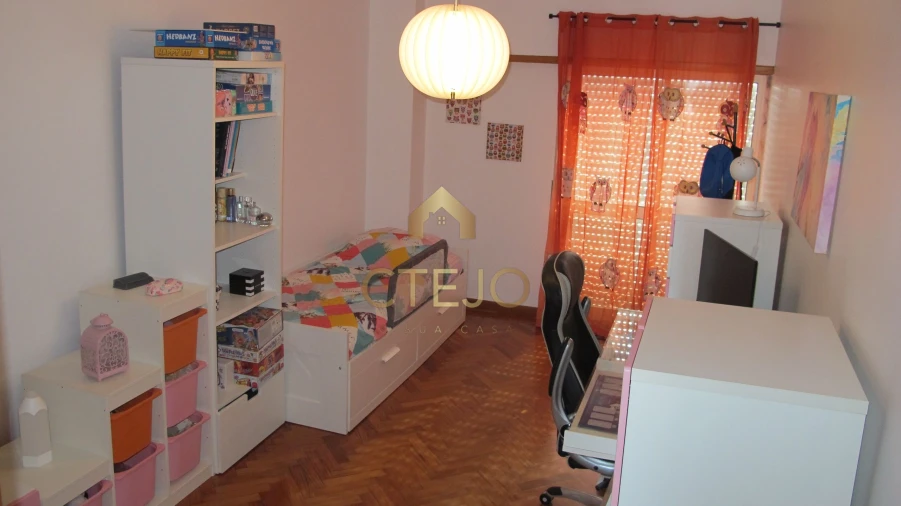 Apartamento T2 para Venda em Santa Iria de Azoia, São João da Talha e Bobadela Foto 17