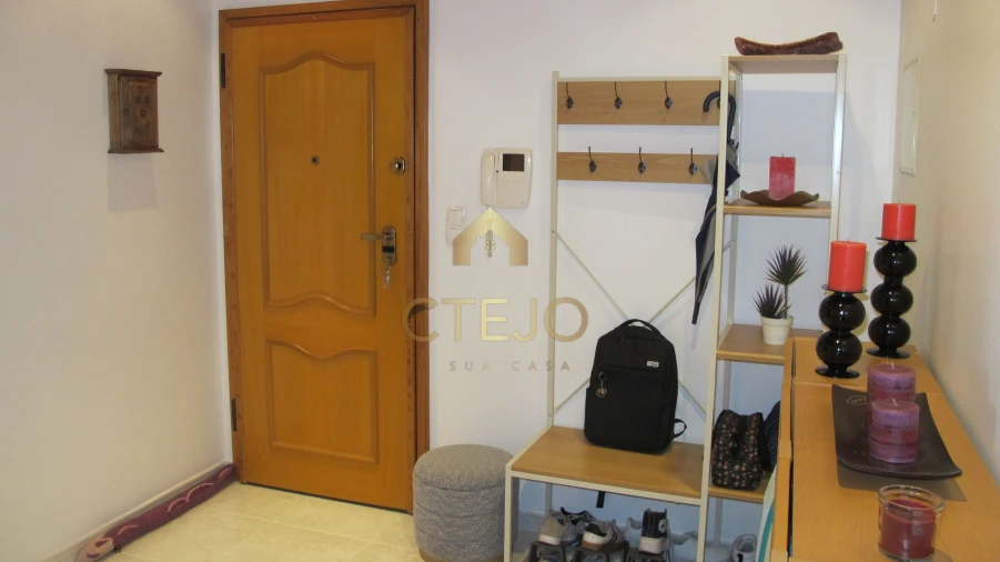 Apartamento T2 para Venda em Santa Iria de Azoia, São João da Talha e Bobadela Foto 8