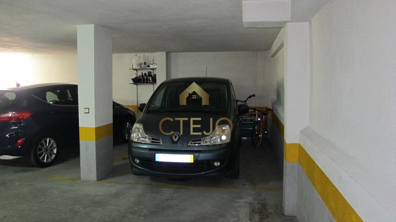 Apartamento T2 para Venda em Santa Iria de Azoia, São João da Talha e Bobadela Foto 28