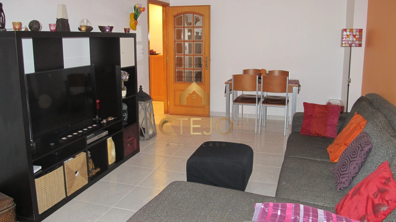 Apartamento T2 para Venda em Santa Iria de Azoia, São João da Talha e Bobadela Foto 5