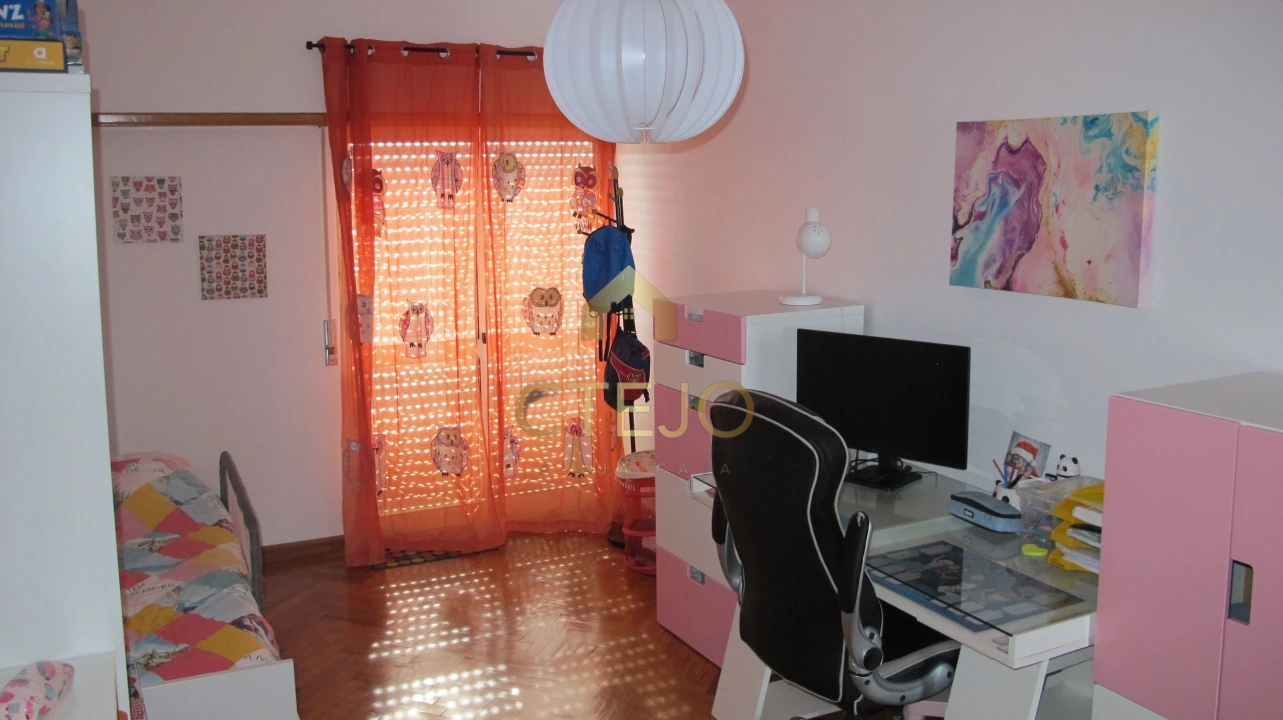 Apartamento T2 para Venda em Santa Iria de Azoia, São João da Talha e Bobadela Foto 15