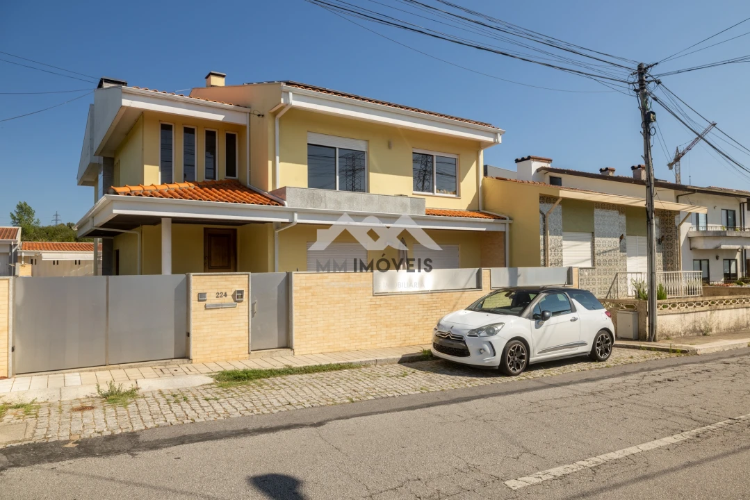 Terreno para Venda em Cidade da Maia Foto 39