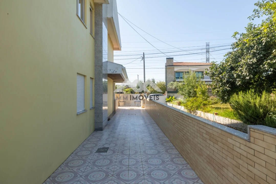 Terreno para Venda em Cidade da Maia Foto 32