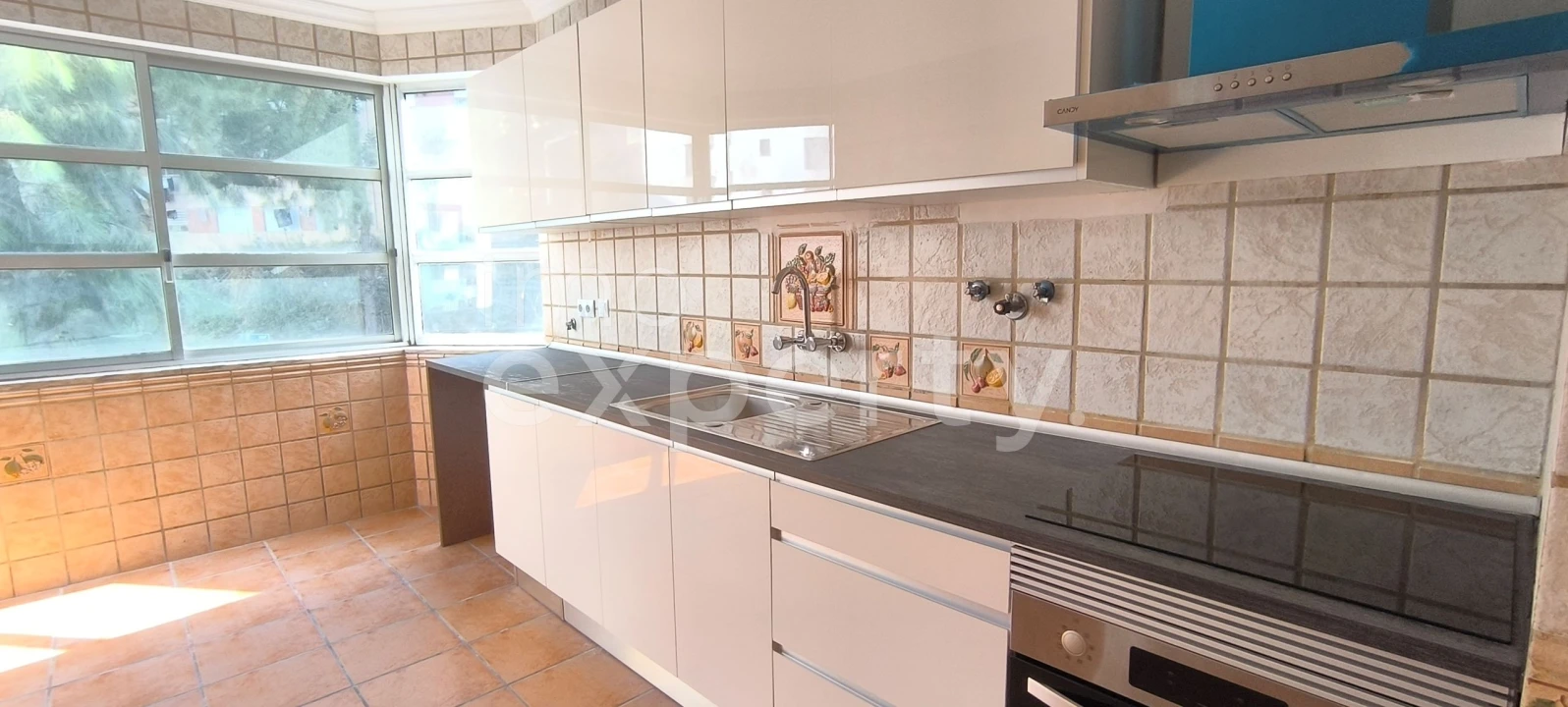 Apartamento T3 para Venda em Algueirão-Mem Martins Foto 1