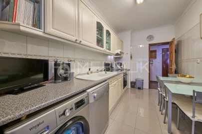 Apartamento T2 para Venda em Loures