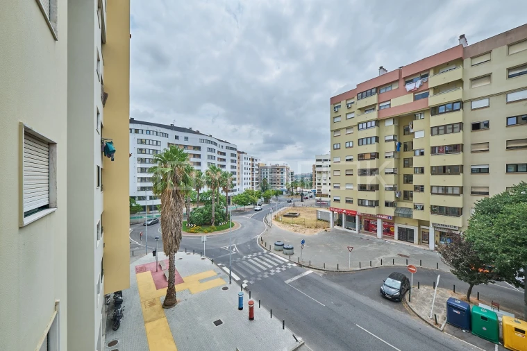 Apartamento T2 para Venda em Loures Foto 10