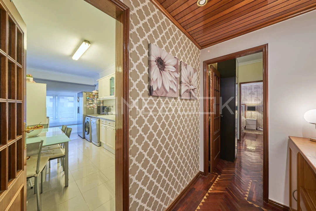 Apartamento T2 para Venda em Loures Foto 3