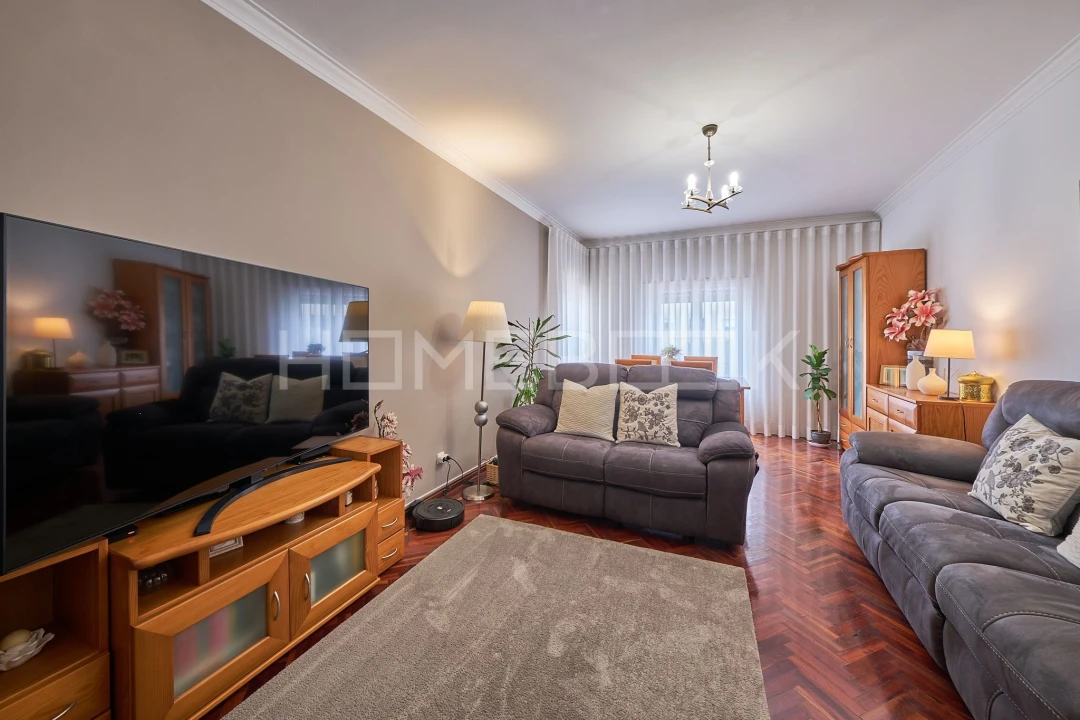 Apartamento T2 para Venda em Loures Foto 1