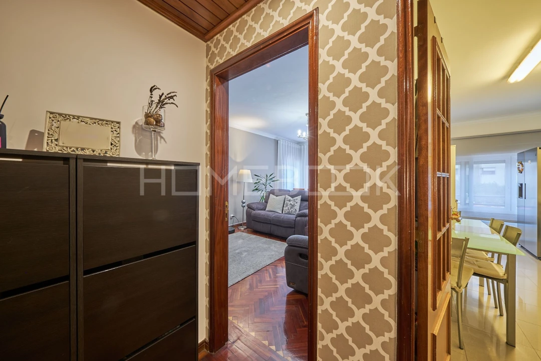 Apartamento T2 para Venda em Loures Foto 2