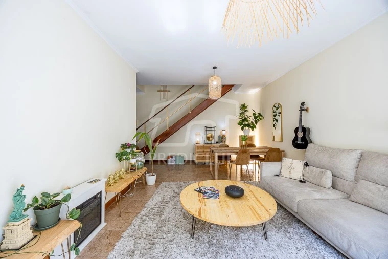 Apartamento T2 para Venda em Ribeira Brava Foto 3