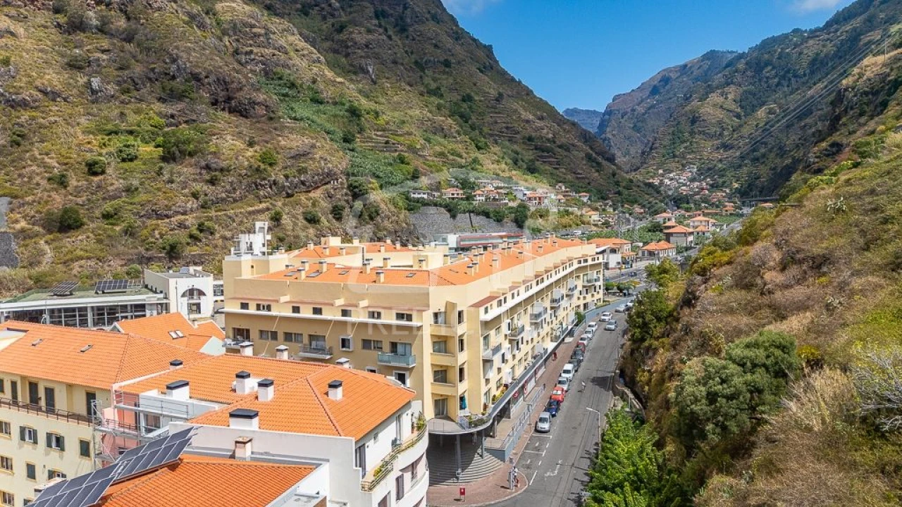 Apartamento T2 para Venda em Ribeira Brava Foto 18