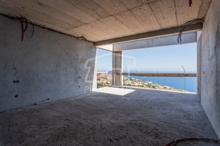 Moradia T3 para Venda em Estreito da Calheta Foto 30
