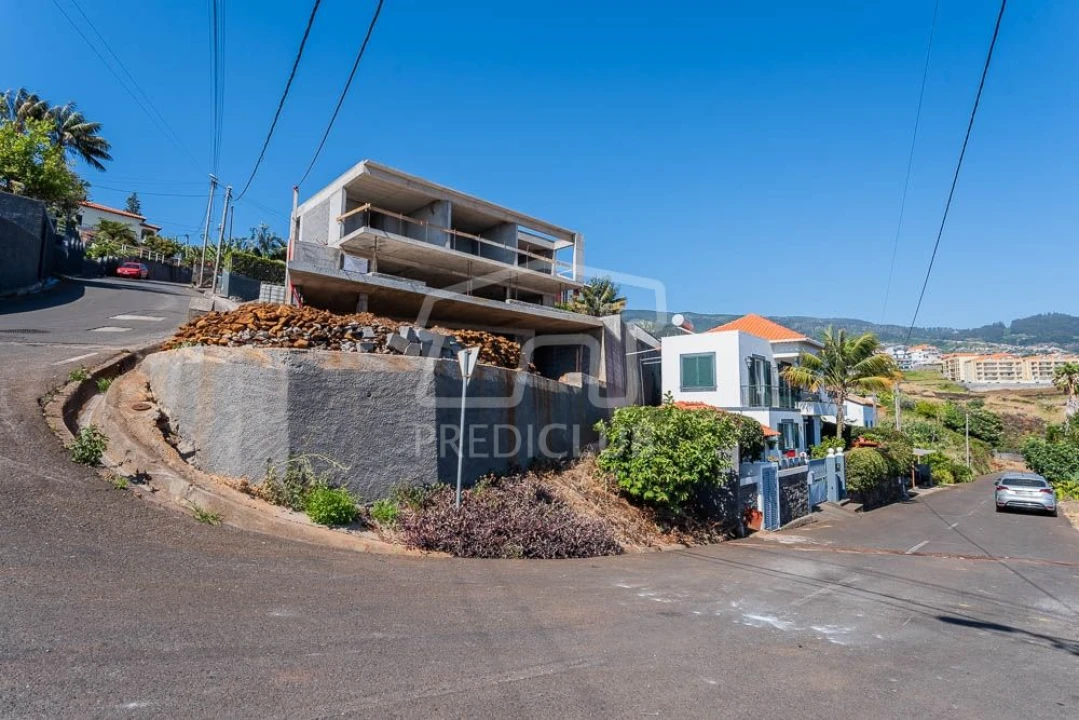 Moradia T3 para Venda em Estreito da Calheta Foto 33