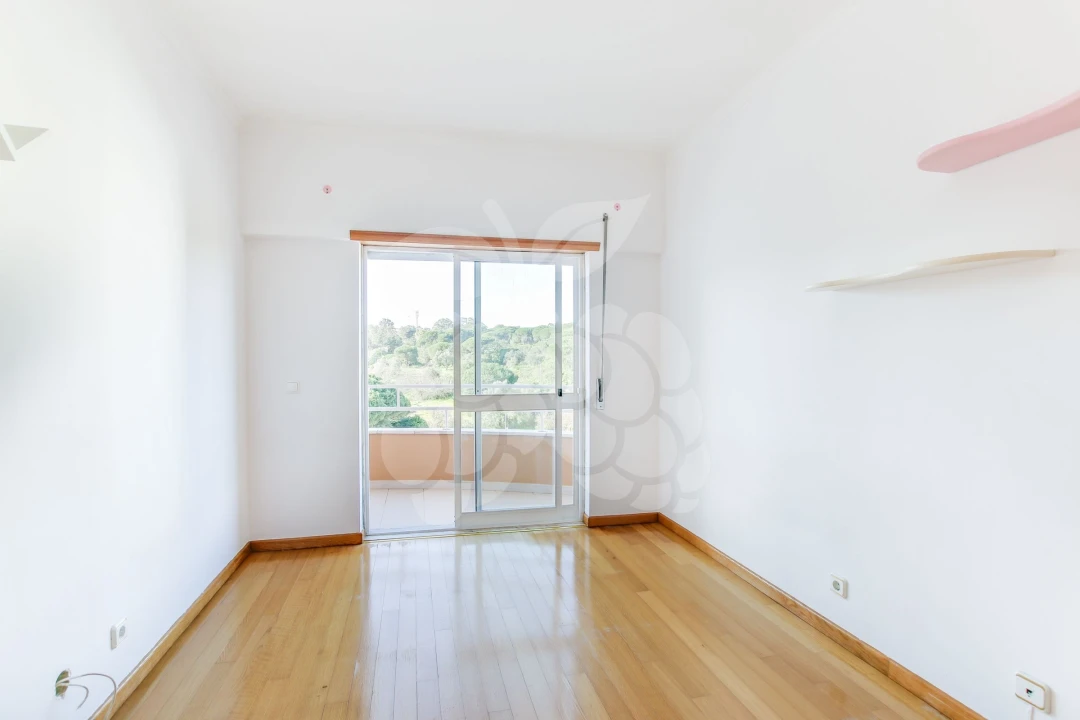 Apartamento T2 para Arrendamento em Laranjeiro e Feijó Foto 12