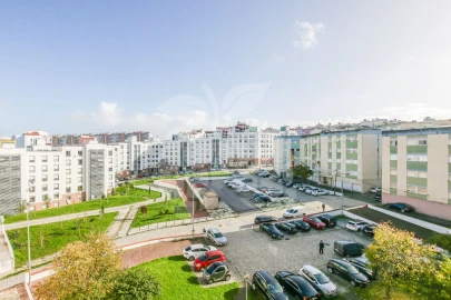 Apartamento T2 para Arrendamento em Laranjeiro e Feijó