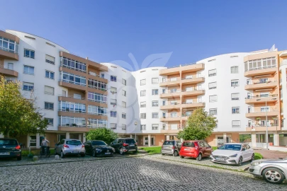 Apartamento T2 para Arrendamento em Laranjeiro e Feijó