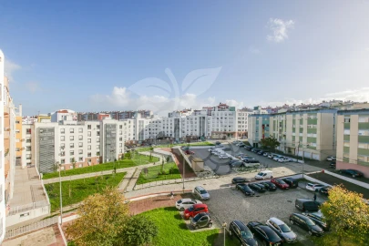Apartamento T2 para Arrendamento em Laranjeiro e Feijó