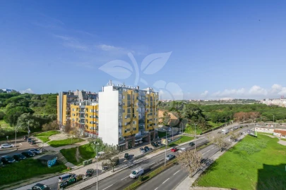 Apartamento T2 para Arrendamento em Laranjeiro e Feijó