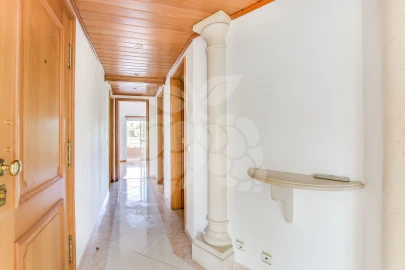 Apartamento T2 para Arrendamento em Laranjeiro e Feijó