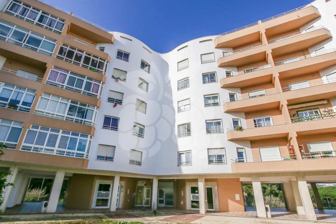 Apartamento T2 para Arrendamento em Laranjeiro e Feijó Foto 1