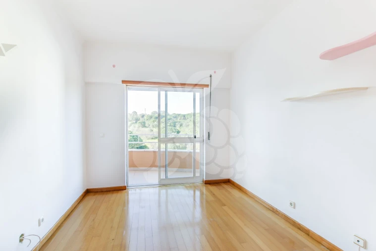 Apartamento T2 para Arrendamento em Laranjeiro e Feijó Foto 12