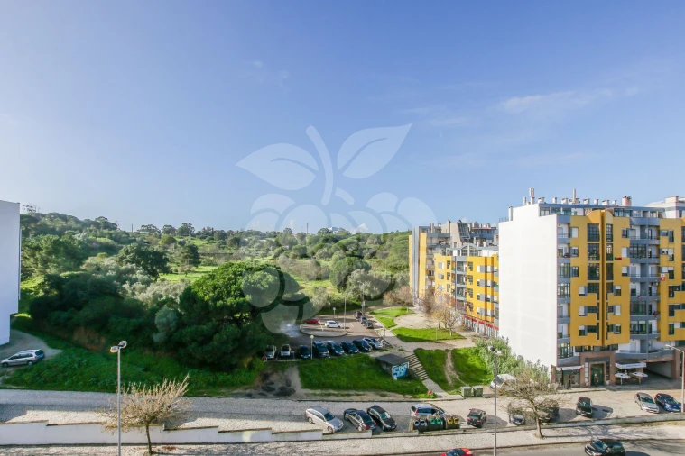 Apartamento T2 para Arrendamento em Laranjeiro e Feijó Foto 16