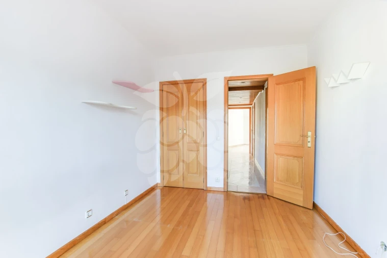 Apartamento T2 para Arrendamento em Laranjeiro e Feijó Foto 13