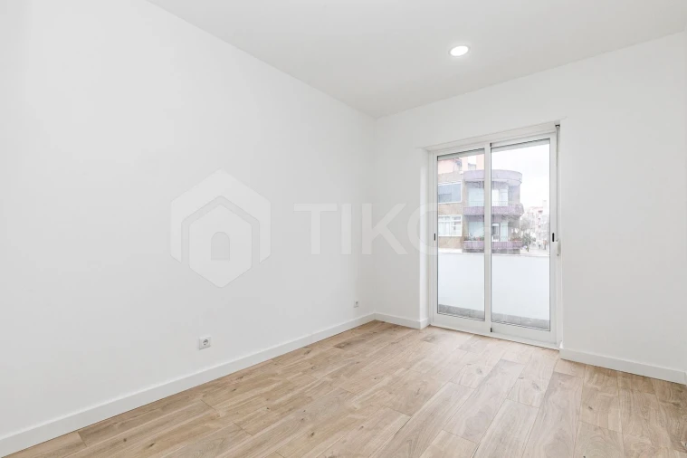 Apartamento T1 para Venda em Odivelas Foto 6
