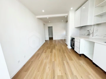 Apartamento T1 para Venda em Águas Livres
