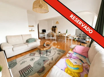 Apartamento T2 para Arrendamento em Loures