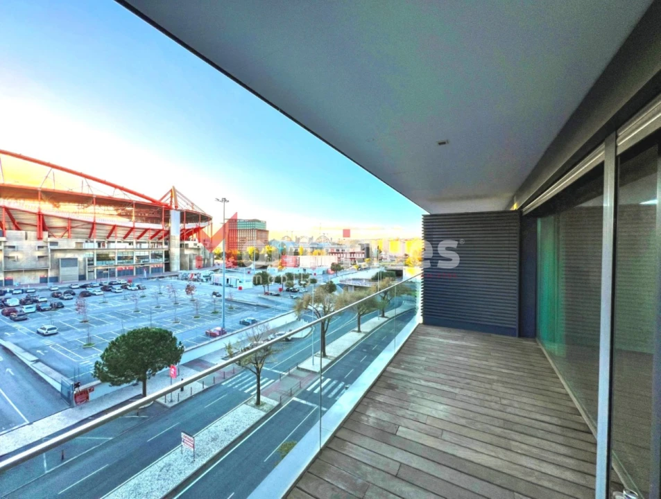 Apartamento T2 para Arrendamento em São Domingos de Benfica Foto 1