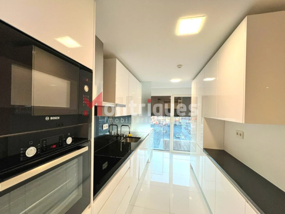 Apartamento T2 para Arrendamento em São Domingos de Benfica Foto 5
