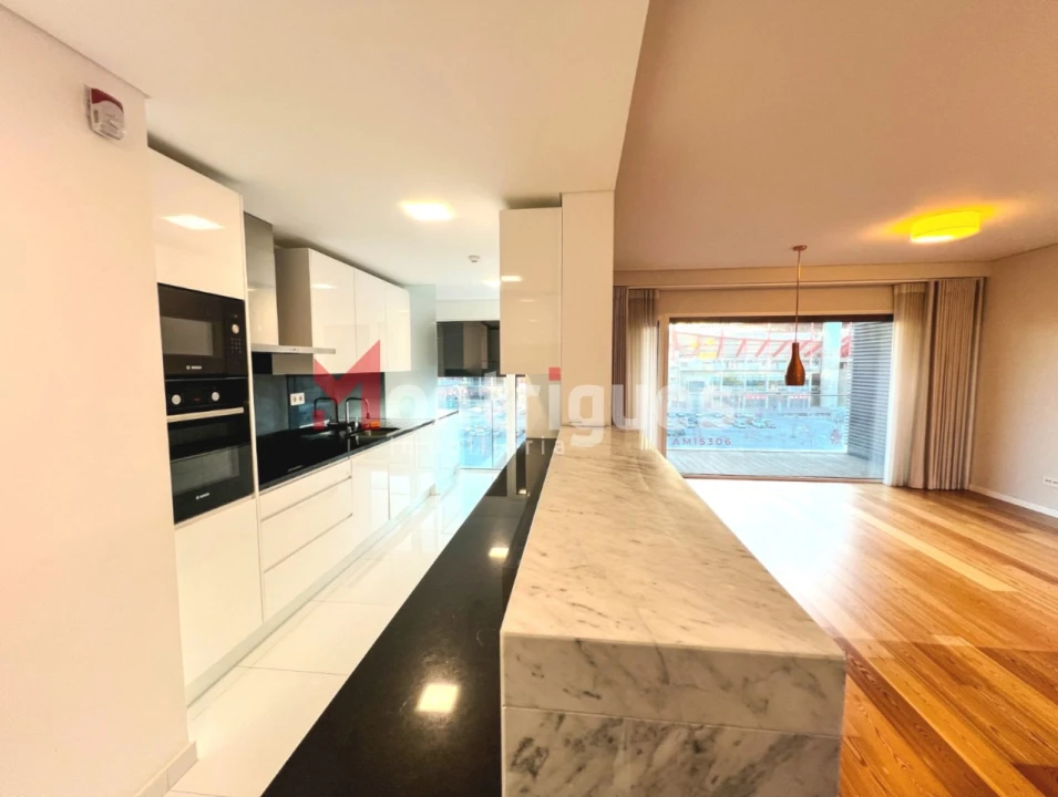 Apartamento T2 para Arrendamento em São Domingos de Benfica Foto 6