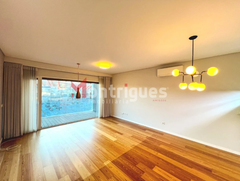 Apartamento T2 para Arrendamento em São Domingos de Benfica Foto 8