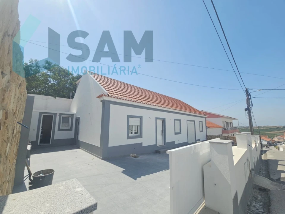 Moradia T2 para Venda em Ventosa Foto 2