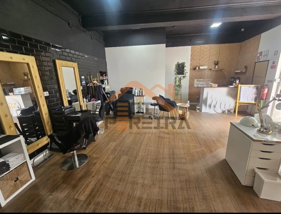 Loja para Venda em Ramada e Caneças Foto 9