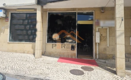 Loja para Venda em Ramada e Caneças