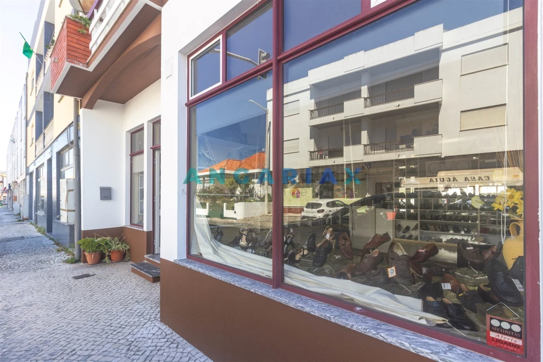Loja para Venda em Vieira de Leiria Foto 2