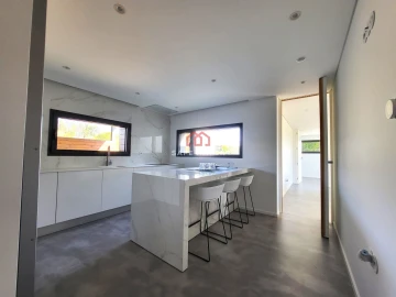 Moradia T4 para Venda em Espinho