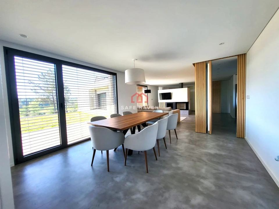 Moradia T4 para Venda em Espinho Foto 2